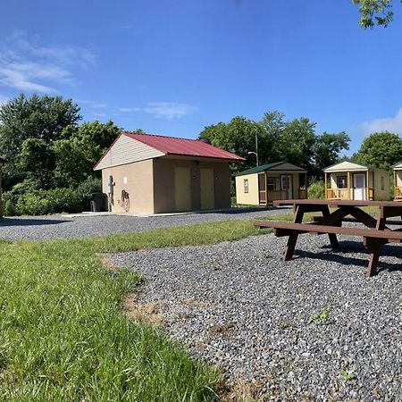 Canal Cabins Paw Paw Екстериор снимка