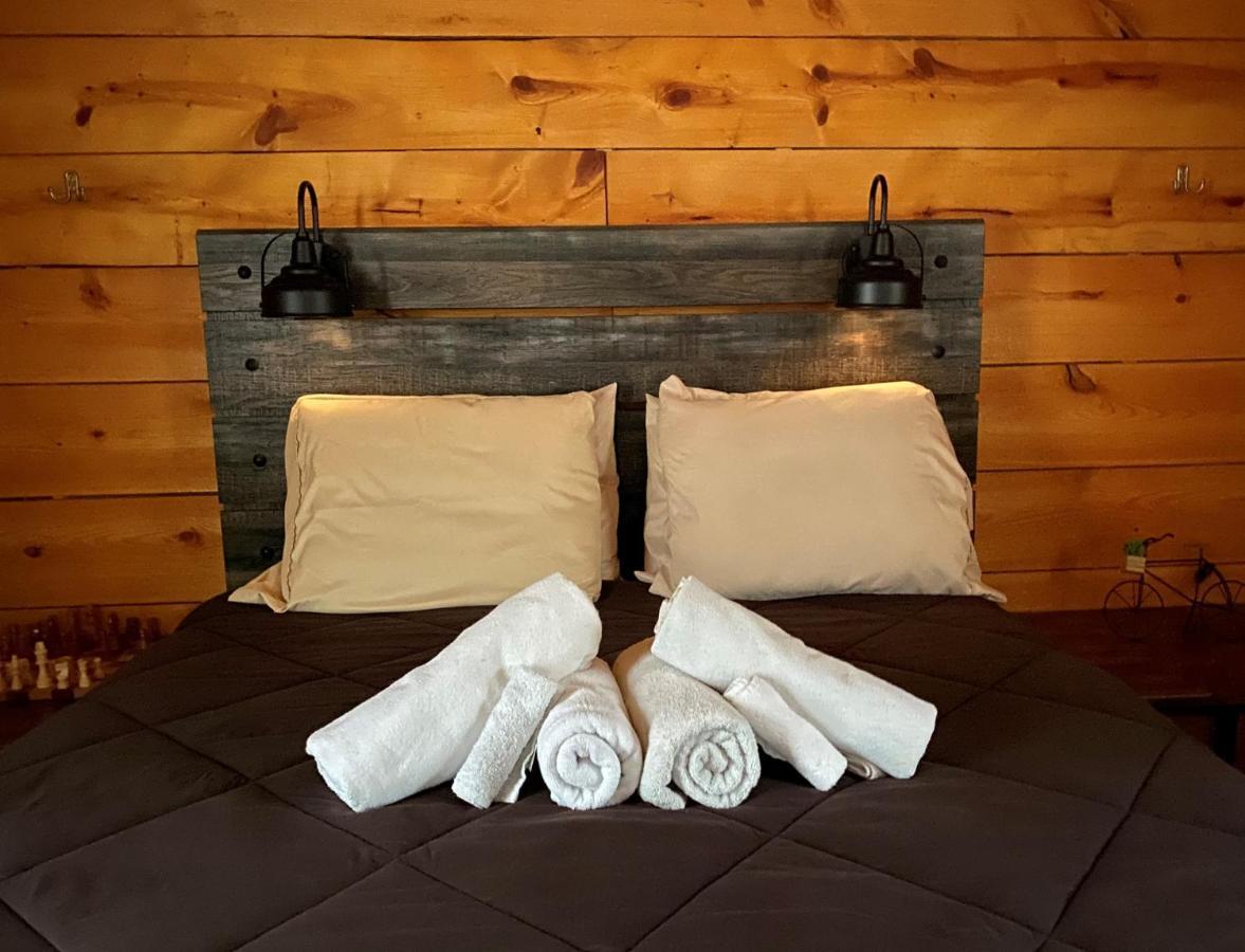 Canal Cabins Paw Paw Екстериор снимка