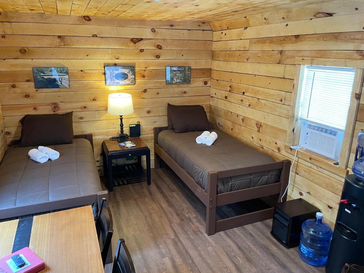 Canal Cabins Paw Paw Екстериор снимка