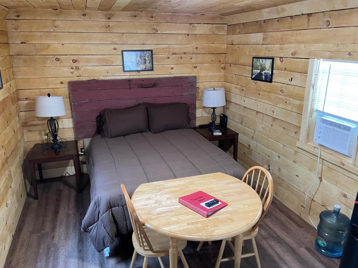 Canal Cabins Paw Paw Екстериор снимка