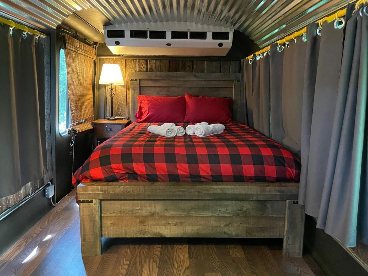 Canal Cabins Paw Paw Екстериор снимка